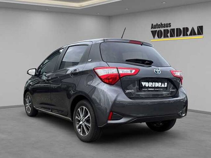 Toyota Yaris Hybrid Y20 Club SHZ Kamera M+S