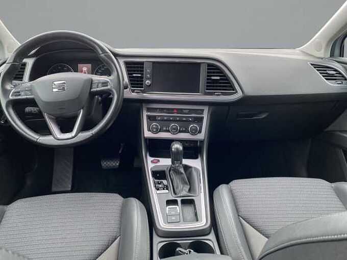 SEAT Leon 1.8 TSI Xcellence AHK Navi Klima PDC vo+hi