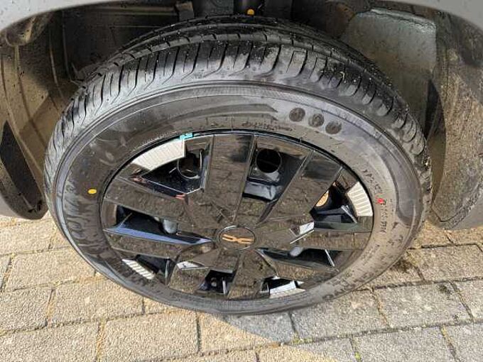 Dacia Spring Extreme 100 EPH vo+hi+Kamera  CCS Schuko Navi