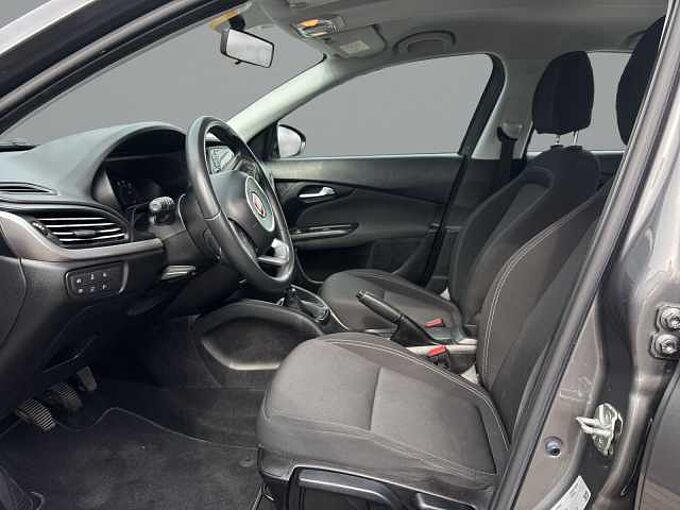 Fiat Tipo Lounge 1.4 Klima, PDC hi , SHZ