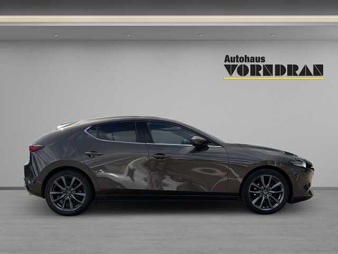 Mazda 3 2.0 Skyactiv-G Selection Bose Automatik