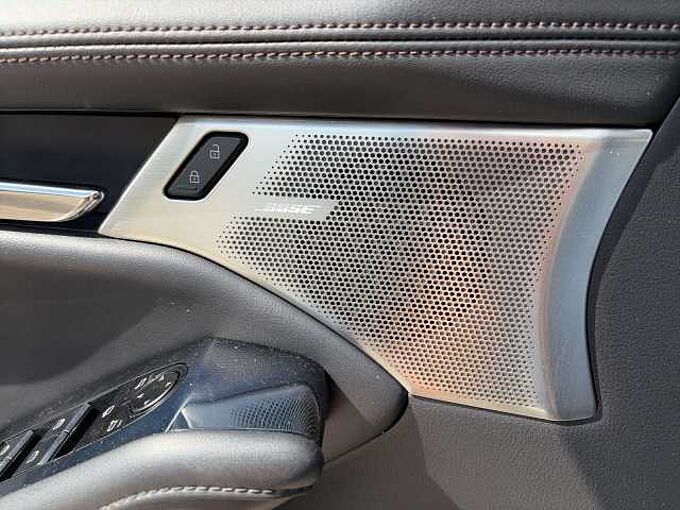 Mazda 3 2.0 Skyactiv-G Selection Bose Automatik