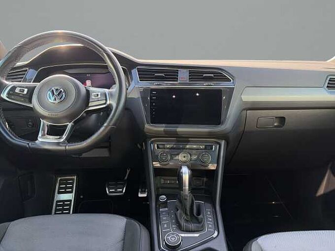 Volkswagen Tiguan 4Motion Highline Panorama PDC+360&deg;Kamera SHZ AHK