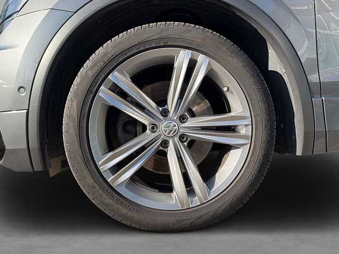 Volkswagen Tiguan 4Motion Highline Panorama PDC+360&deg;Kamera SHZ AHK