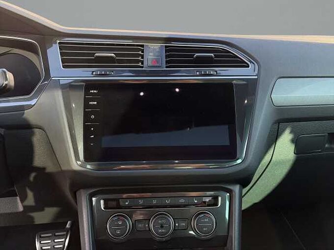 Volkswagen Tiguan 4Motion Highline Panorama PDC+360&deg;Kamera SHZ AHK
