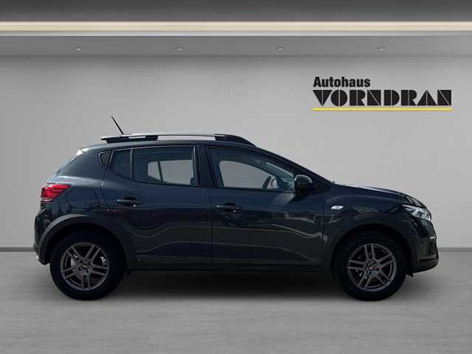Dacia Sandero Stepway Comfort TCe 90 SHZ PDC vo+hi +Kamera Navi
