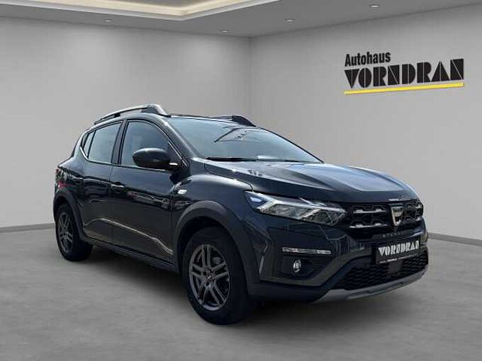 Dacia Sandero Stepway Comfort TCe 90 SHZ PDC vo+hi +Kamera Navi