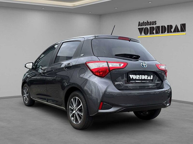 Toyota Yaris Hybrid Y20 Club SHZ Kamera M+S