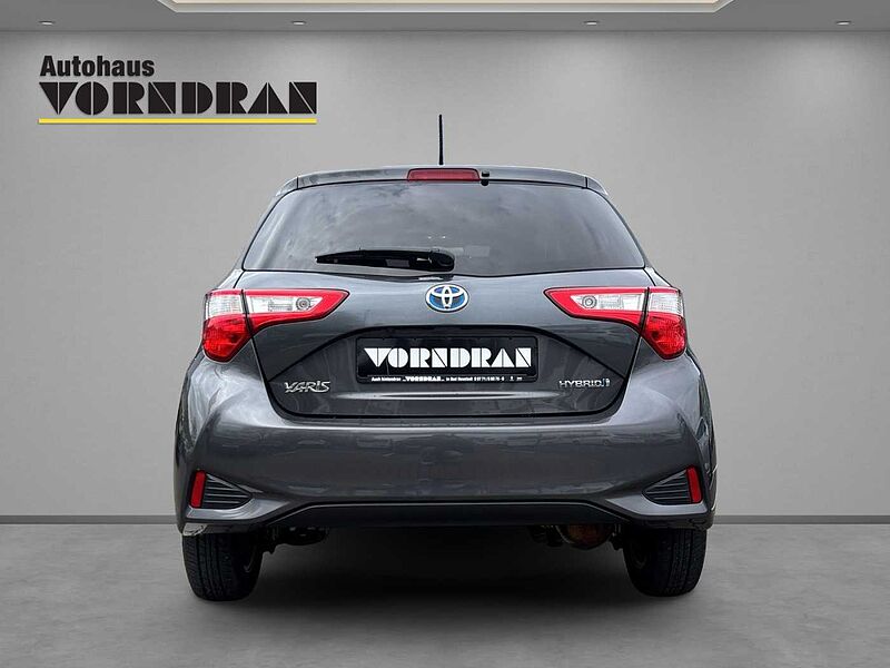 Toyota Yaris Hybrid Y20 Club SHZ Kamera M+S