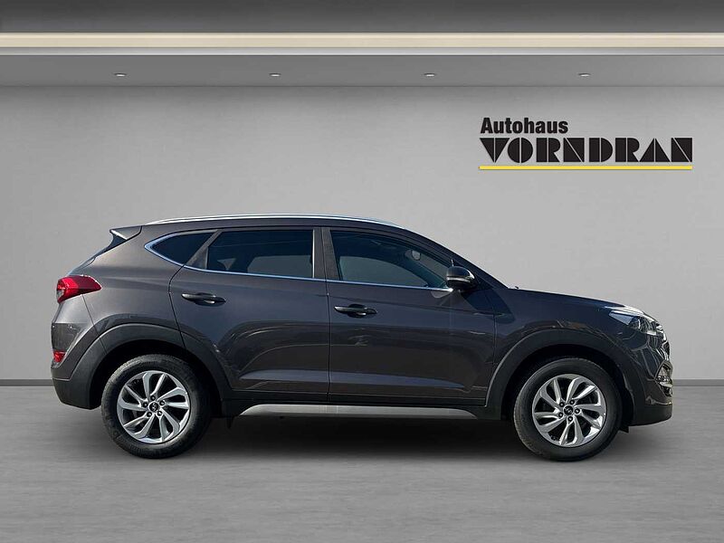 Hyundai Tucson Style SHZ vo+hi PDCvo+hi+Kamera WKR