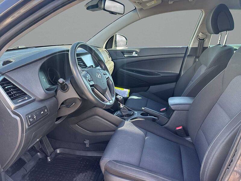 Hyundai Tucson Style SHZ vo+hi PDCvo+hi+Kamera WKR