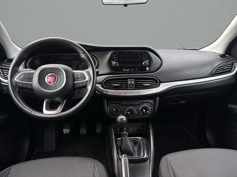 Fiat Tipo Lounge 1.4 Klima, PDC hi , SHZ