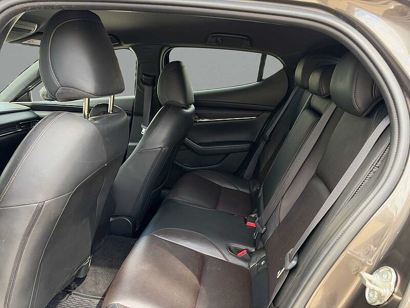 Mazda 3 2.0 Skyactiv-G Selection Bose Automatik