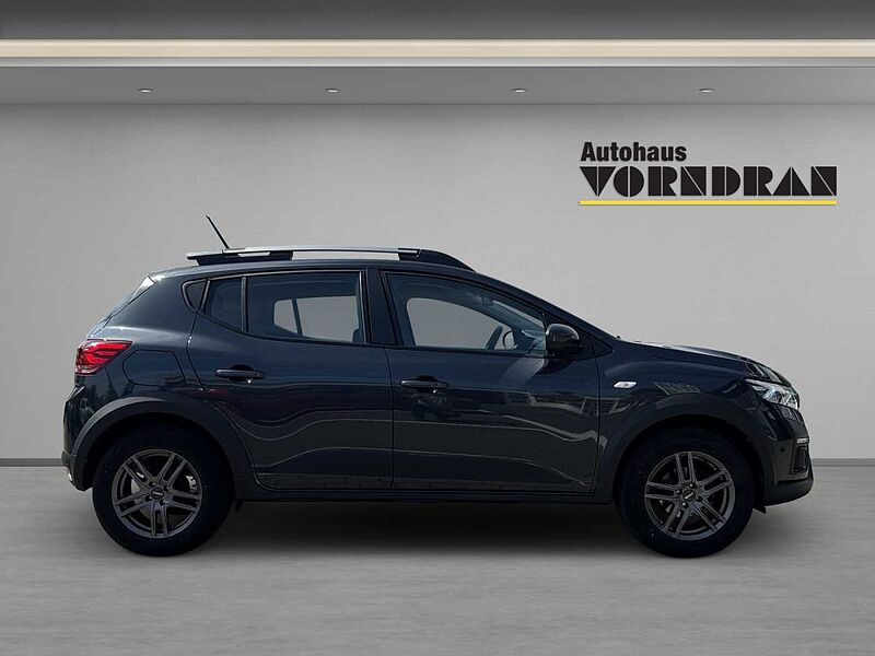 Dacia Sandero Stepway Comfort TCe 90 SHZ PDC vo+hi +Kamera Navi