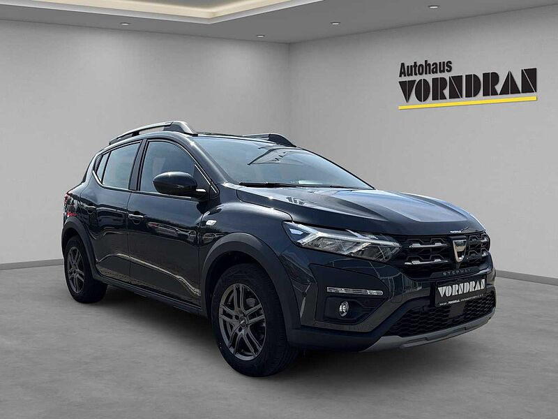 Dacia Sandero Stepway Comfort TCe 90 SHZ PDC vo+hi +Kamera Navi