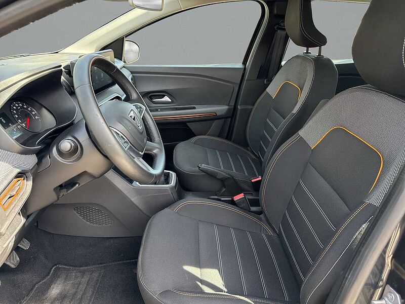 Dacia Sandero Stepway Comfort TCe 90 SHZ PDC vo+hi +Kamera Navi